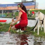 WODNA MASA KRYTYCZNA,Cecylia Malik. Fragment performance. Artystka zaprezentuje swoje projekty 13 maja podczas wykładu: Jak przyjaźnić się z rzeką.