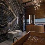 Apartament pokazowy osiedla Awangarda, łazienka