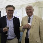 Na zdjęciu, od lewej, Pan Zdzisław Krzeczowski Prezes Newmor Polska z Jamesem Morrisem(z rodziny Morrisów) Zdjęcie pochodzi z 50 lecia Newmor Group w Welshpool