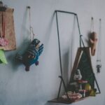 Fot. fischer Polska jak wyeksponować pamiątki na ścianie (6)