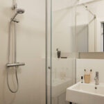 WRZECIONO JAM KOLEKTYW BATHROOM 03 fot Jola Skóra