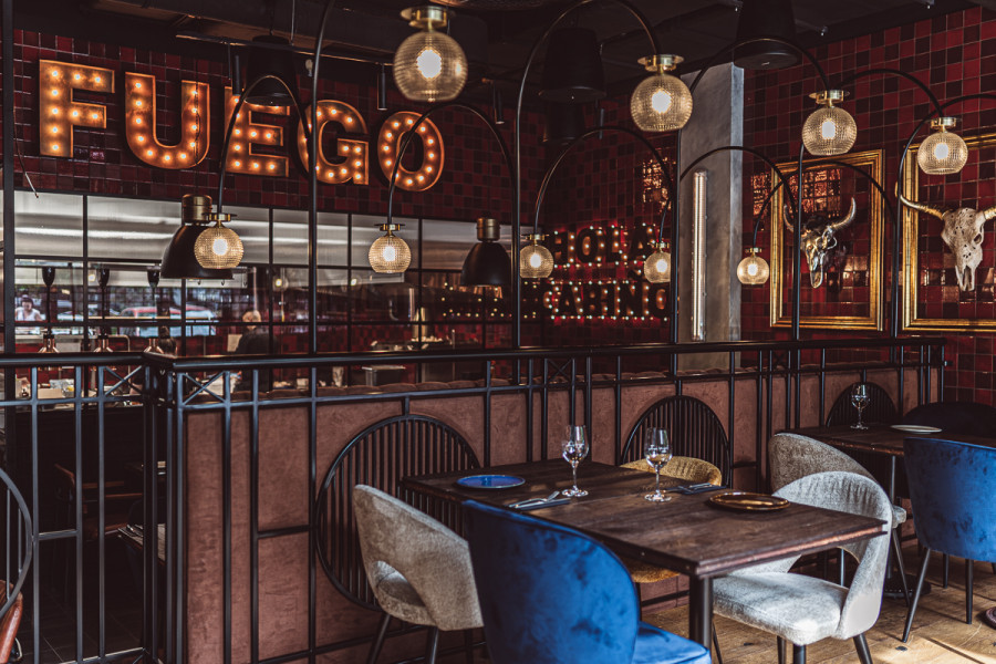 Restauracja Fuego w Kołobrzegu. Wnętrze z hiszpańską duszą