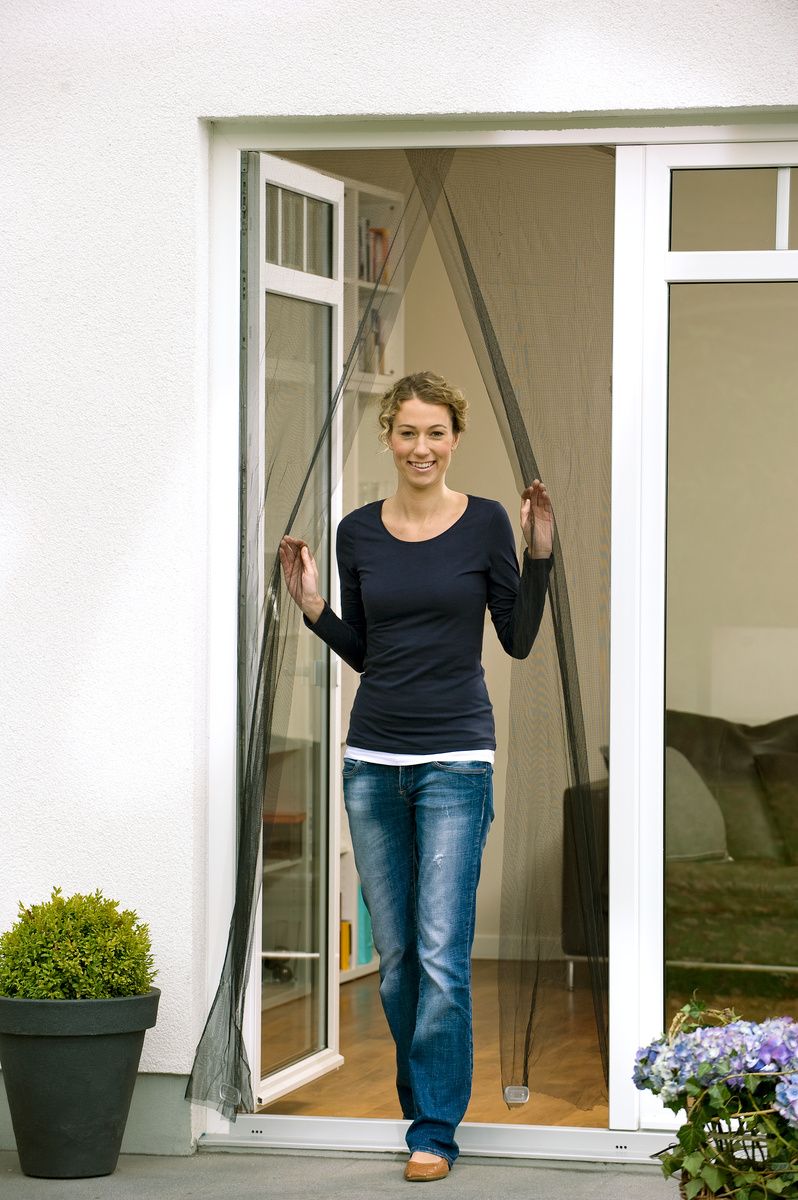 tesa_Hook_and_Loop_Comfort_Door_int_ap_002-Screen