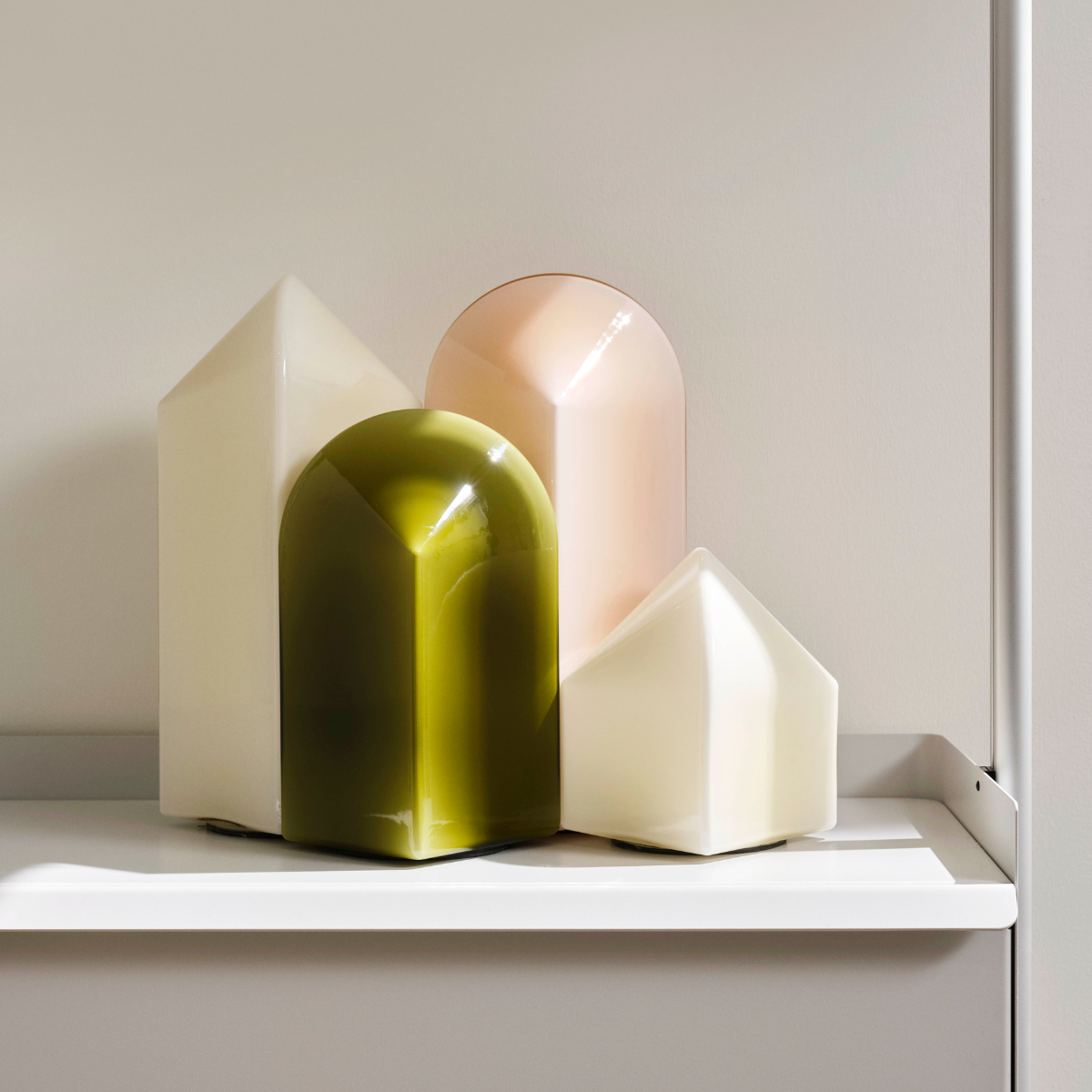 6. Lampa parade-240-HAY_NAP_materialy prasowe Domoteka