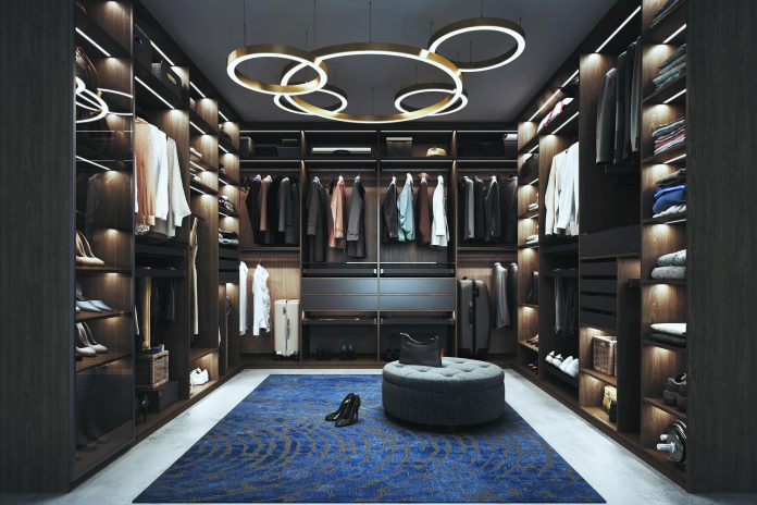 AnyConv.com KOMANDOR 2017 scena garderoba View01 P (1)