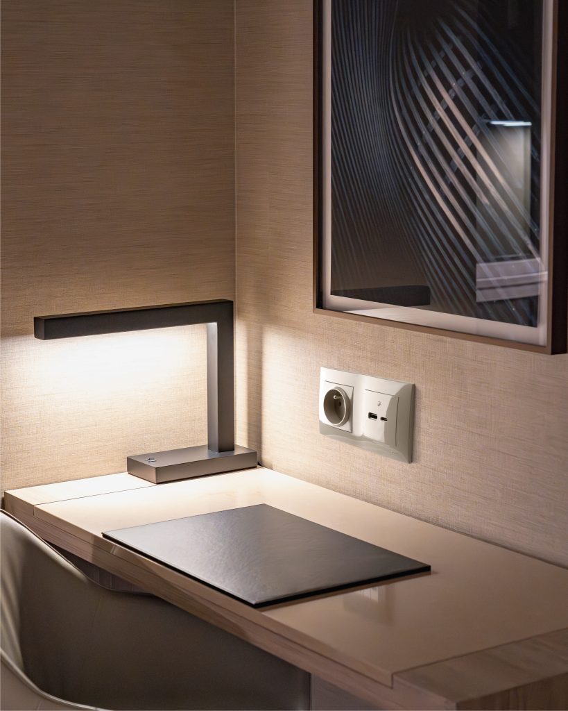 SZAFIR gniazdo pojedyncze + ładowarka kaszmir poz